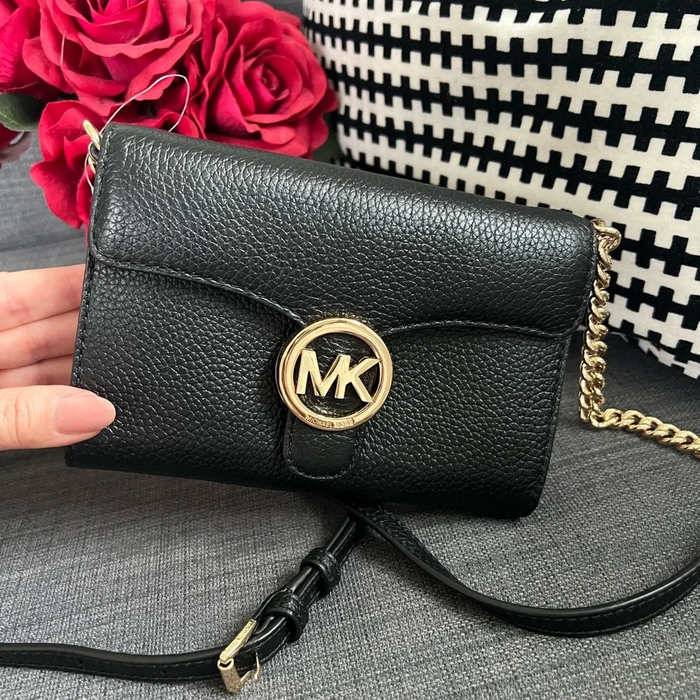 Michael Kors Black Leather Crossbody Bag Purse Clutch - Picture 1 of 5